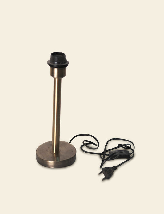 Cedar Round Base Table Lamp