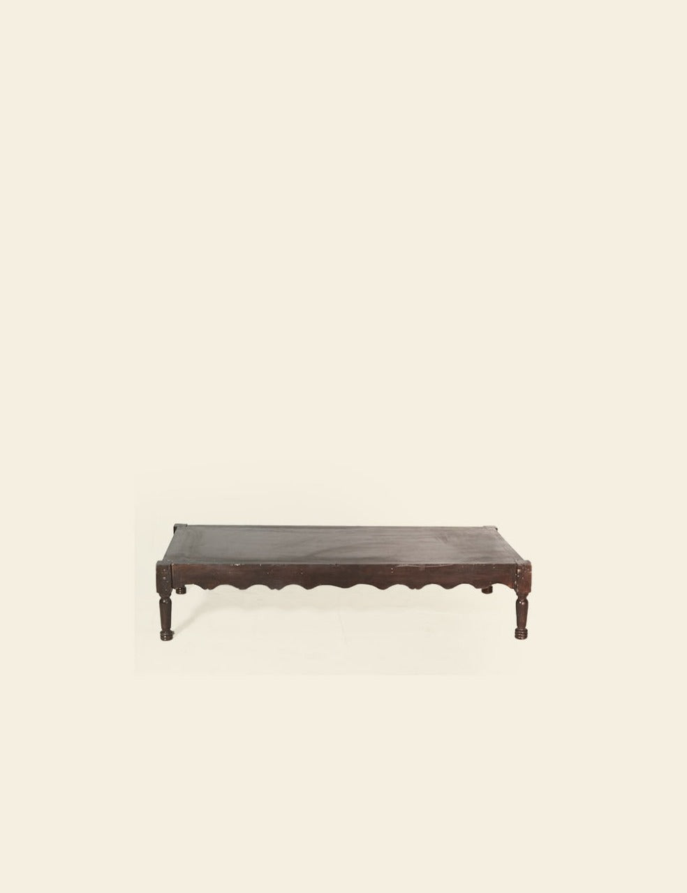Dark Wood Scalloped Edge Day Bed (Takht)