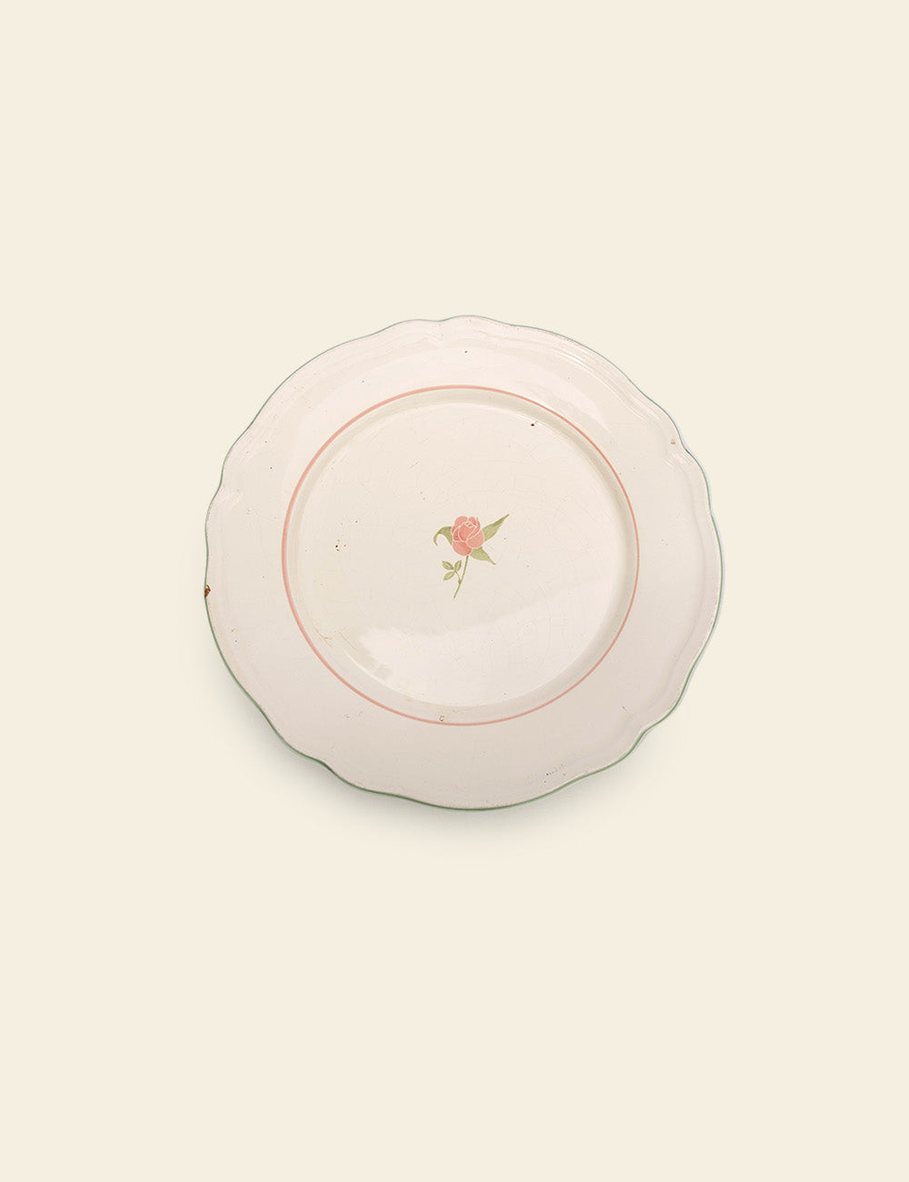 Elegant Scalloped Plate