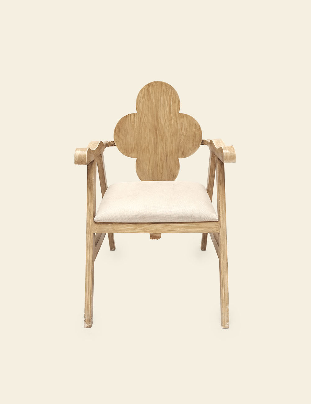 quatrefoil-shaped_-backrest-chair-4x3ft